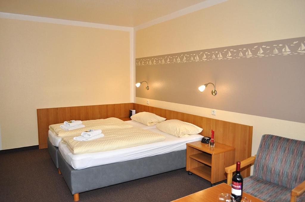 Gaestehaus Lietzow & Stoertebeker Camp Luaran gambar