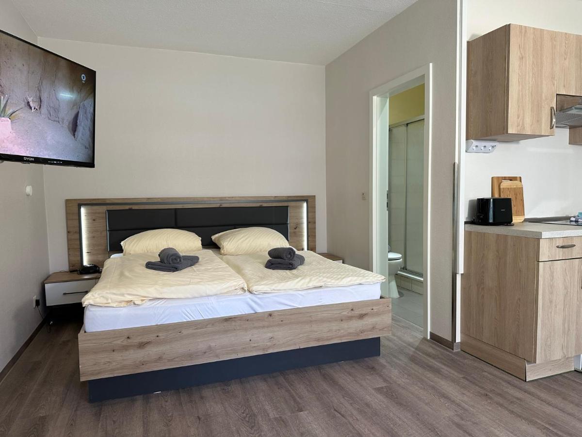 Gaestehaus Lietzow & Stoertebeker Camp Luaran gambar